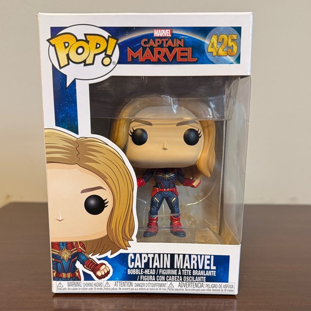Funko Pop! 425 Captain Marvel Bobble-Head